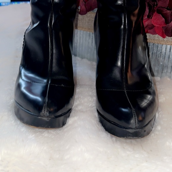 GUCCI Patent Leather Platform Boot - Picture 5 of 13